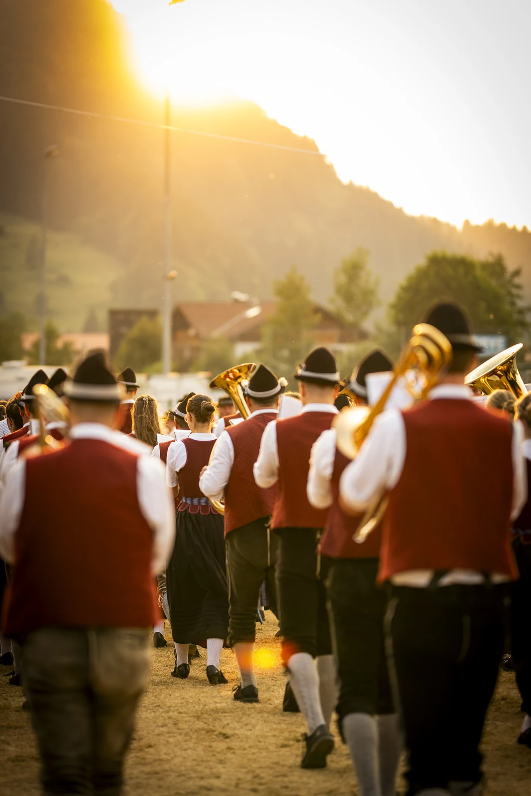 Hauchenbergringtreffen Missen - Marsch zum Zelt